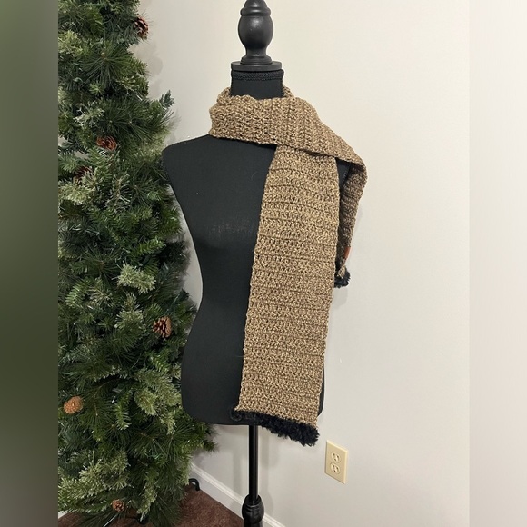 Knana Knots Accessories - NWT Crochet Brown Scarf with Faux Fur Black Trim, Perfect Winter Wear, Warm Cozy